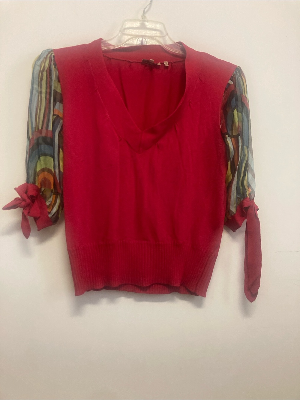 YUKA/Red V-Neck Sweater with Multicolor Tie-Sleeves